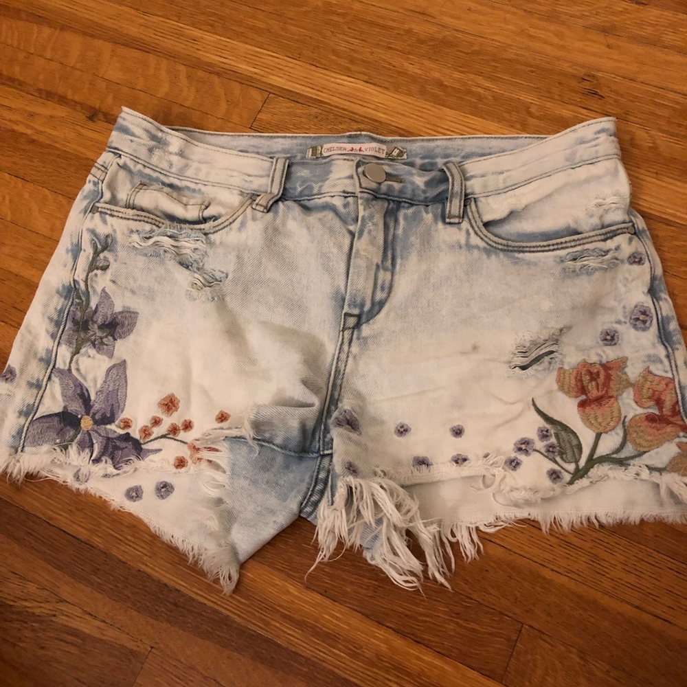 Chelsea & violet floral jean shorts